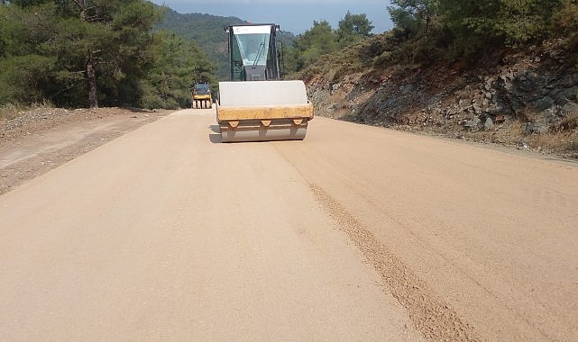 mugla-buyuksehir-belediyesiden-40-mahallede-yol-calismasi-vsPsNEMj.jpg