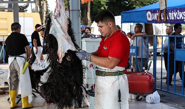 antalya-buyuksehirden-3-farkli-noktada-ucretsiz-kurban-kesim-hizmeti-WLxyEX57.jpg