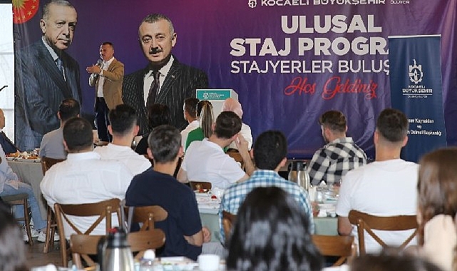 buyuksehir-stajyerleriyle-bulusan-buyukakin-ideallerinizden-asla-vazgecmeyin-58CNVvFm.jpg