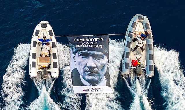honda-marine-300-sportif-balikci-ile-denizde-100-yil-bayragi-acti-6cIKt1qH.jpg