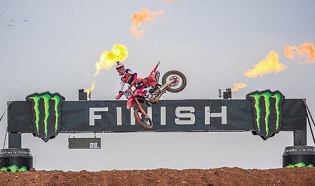 mxgp-turkiyeyi-yine-tim-gajser-kazandi-N2522RMd.jpg