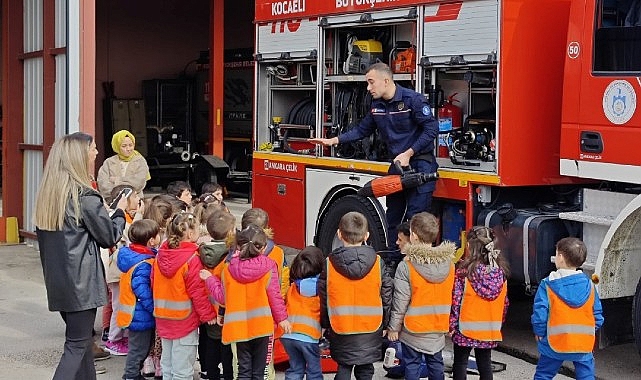 buyuksehir-itfaiyesinin-minik-ziyaretcileri-P4I4TRir.jpg