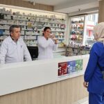 eczane-teknisyenleri-komekte-aldiklari-egitim-sayesinde-isitme-engellilerle-daha-rahat-iletisim-kuruyor-9cAL48eC.jpg