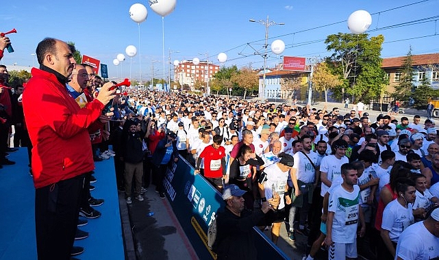 baskan-altay-tum-sporseverleri-konya-yari-maratonu-heyecanina-ortak-olmaya-davet-etti-krQKETs5.jpg