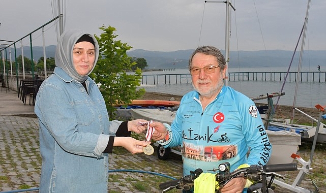iznikli-yuzme-sampiyonu-erhan-turan-iznikte-anlamli-bir-triatlon-etkinligi-duzenledi-vtwImMXF.jpg