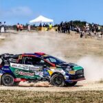 castrol-ford-team-turkiye-ali-turkkan-ile-wrc-finlandiya-rallisinde-ilk-turk-zaferi-pesinde.jpg