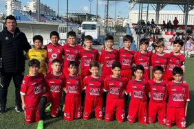 kemer-belediye-merkez-spor-u12-ligi-ucuncu-bitirdi.jpg