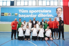 baskan-altay-avrupa-sampiyonasina-konyada-hazirlanan-ozel-sporcularla-bulustu.jpg