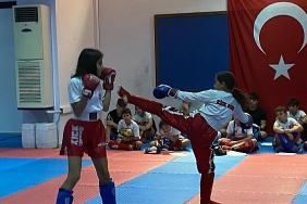 gelecegin-kick-boks-sporculari-kusak-atladi.jpg