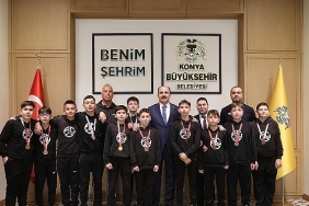 baskan-altay-okullar-arasi-voleybol-sampiyonalarinda-dereceye-giren-ogrencileri-tebrik-etti.jpg