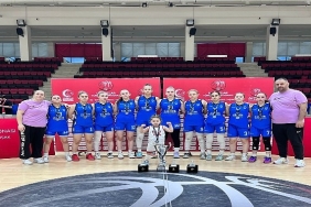 canik-belediyespor-kulubu-u14-kiz-basketbol-takimi-turkiye-ikincisi-oldu.jpg