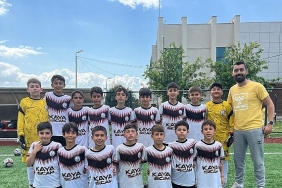 sampiyon-burhaniye-belediyespor-u-11.jpg