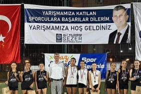 plaj-voleybolunda-minik-sporculardan-buyuk-mucadele.jpg