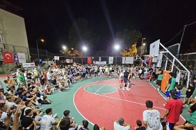 rekor-katilimli-sokak-basketbolu-turnuvasi-sona-erdi.jpg