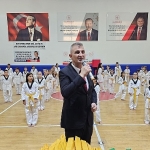 golcuk-belediyesi-taekwondo-sporculari-kusak-atladi.jpg