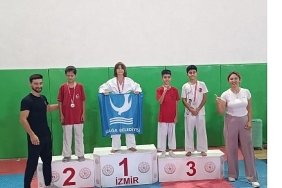 zafer-bayrami-sampiyonasinda-aliaganin-karate-zaferi.jpg