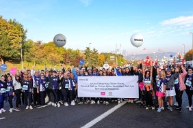 allianz-turkiye-gonulluleri-istanbul-maratonunda-iyilik-pesinde-kostu.jpg