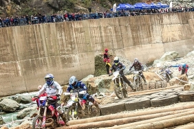 turkiye-enduro-ve-atv-sampiyonasi-senoz-vadisinde-heyecan-dolu-anlara-sahne-oluyor.jpg