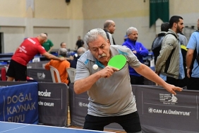 ulusal-bursa-veteran-masa-tenisi-turnuvasi-sona-erdi.jpg