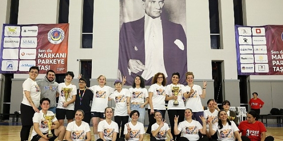 Çankayalı Kadınlardan Dostluk Maçında Eşitlik Mesajı