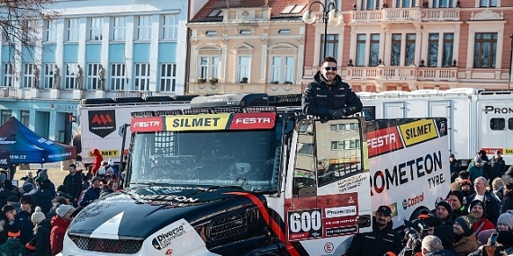 Prometeon, Dakar Şampiyonu Martin Macík Jr. ile iş birliğini yenilediğini ve 2026 Dakar Rallisi’ne katılacağını duyurdu