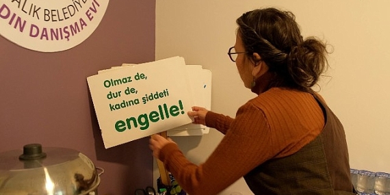 16 Hafta Sürecek Olan Kadının İnsan Hakları Eğitim Programı Ayvalık’ta Başladı