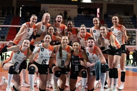 eczacibasi-dynavit-ikinci-yariya-galibiyetle-basladi.jpg