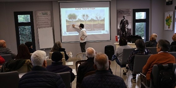 Efes Selçuk’ta Zeytin Budama Eğitimi Düzenlendi