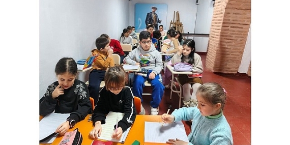 Kadın ve Çocuk Dayanışma Merkezi’nde İngilizce Derslerine Yoğun İlgi