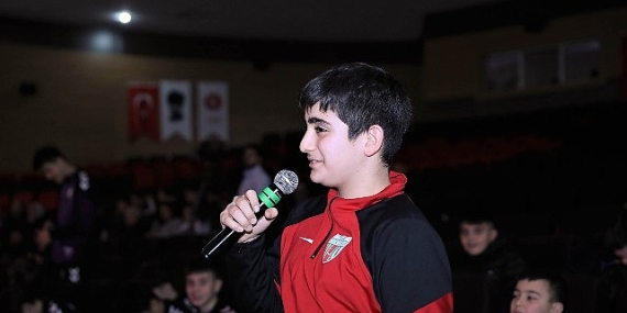 Keçiören’de Genç Sporcular İçin “Sağlıklı Zihin, Güçlü Beden” Sempozyumu