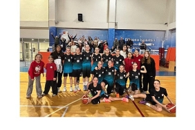 bayrakli-belediyesi-u14-kiz-basketbol-takimi-izmir-sampiyonu-oldu.jpg