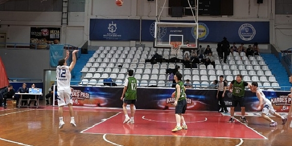 Bu turnuvada en güzel paslar kardeşliğe atıldı