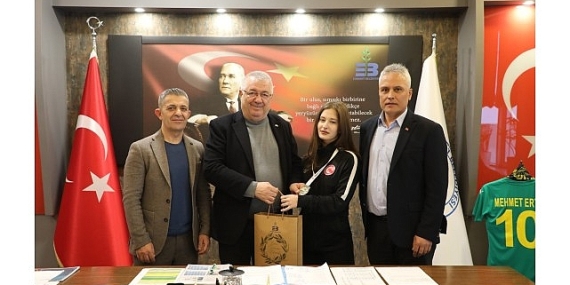 Edremit’in gururu Ecrin Yanıt’tan bir Türkiye Şampiyonluğu daha