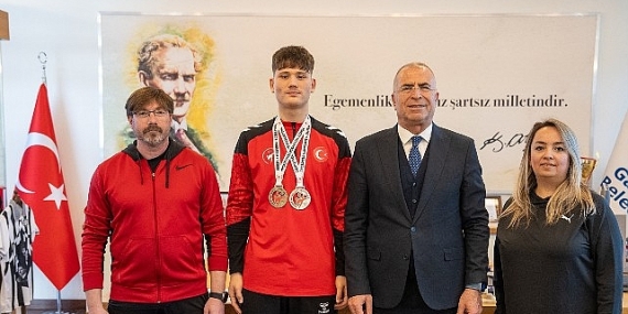 Gaziemirli taekwondocu Türkiye şampiyonu oldu