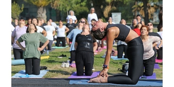 Karşıyaka Belediyesi’nden 14 Şubat’a özel yoga etkinliği