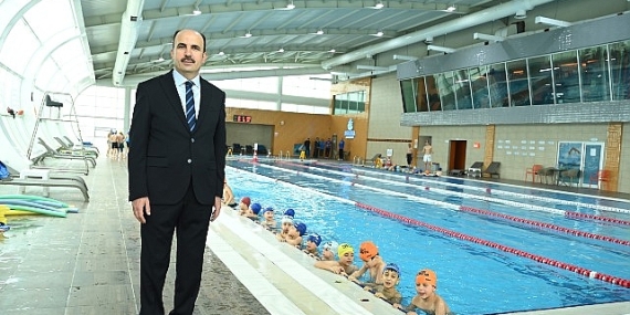 Konya Büyükşehir’in 20 İlçede 15 Bin Öğrenciye Yüzme Öğretiyor