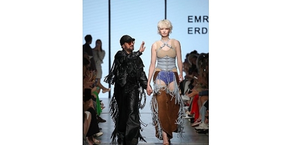 NO APOLOGIES öfkeyle değil, özgürlükle yükseliyor