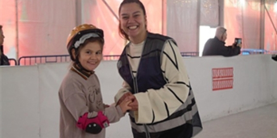 Öğrenciler buz pistinde buluştu