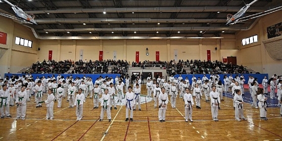 Osmangazi’de 300 Karateci Kuşak Sevinci Yaşadı