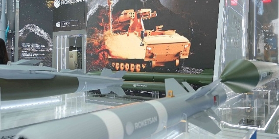 ROKETSAN, iş ortaklarıyla birlikte Suudi Arabistan’daki WDS Fuarına Çıkarma Yapıyor