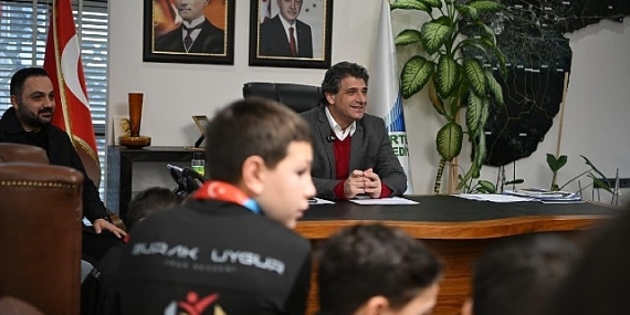 Şampiyon Karateciler Başkan Kocaman’ın Konuğu Oldu