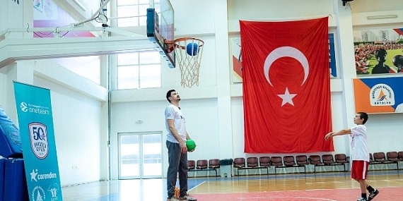 Anadolu Efes 2025–2026 sezonu One Team Projesi sertifika töreni Antalya’da gerçekleşti