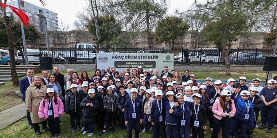 Bakırköy’de Minik Eller Toprağa Can Verdi