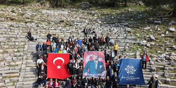Başkan Çerçioğlu Vatandaşları Priene Antik Kenti’nde Eşsiz Trekking Etkinliği ile Buluşturdu