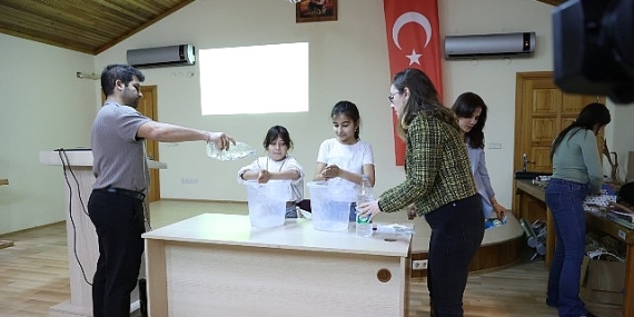 Büyükşehir Belediyesi çocuklara suyun önemini anlatıyor
