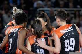eczacibasi-dynavit-axa-sigorta-kadinlar-kupa-voleyi-ikinci-sirada-tamamladi.jpg