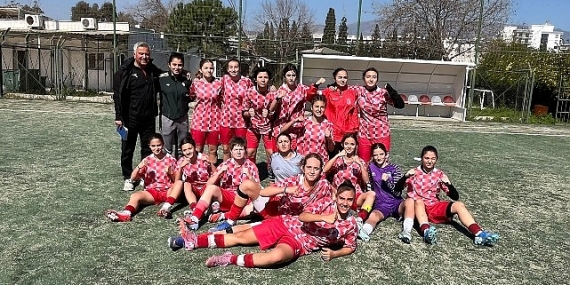 Konak’ın kızları grup liderliğini bırakmadı