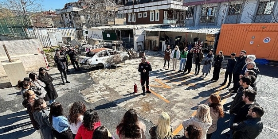 Maltepe Belediyesi’nin öğretmenlerine “yangın müdahale eğitimi”