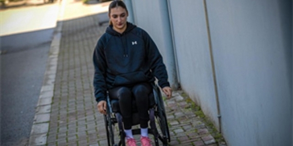 Parkede bir kadın direnişi: Medine Alper