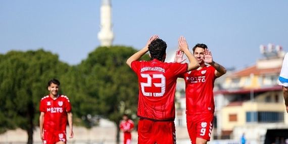 Zirvenin Tek Sahibi Burhaniye Belediyespor